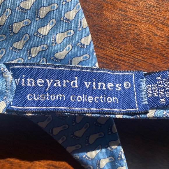 Vineyard Vines Bow Tie - Picture 4 of 4